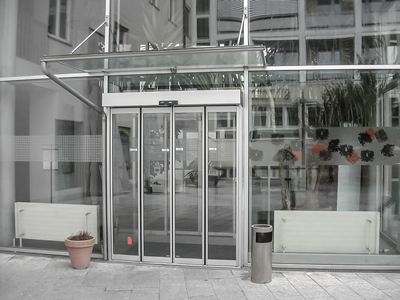 Porte à vantaux pliant (autom)