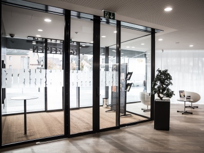 Porte automatique tout-verre photo 4