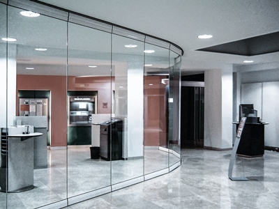 Porte automatique cintrée photo 2