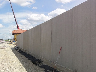 Landschaftsstützmauer mit gebürsteter Verblendung Bild 2